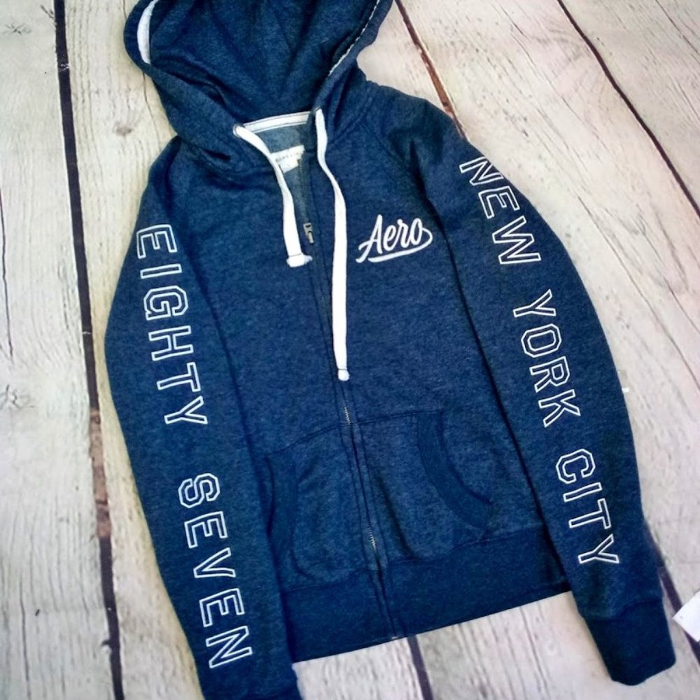 Aeropostale junior girls' blue zip hoodie SM.